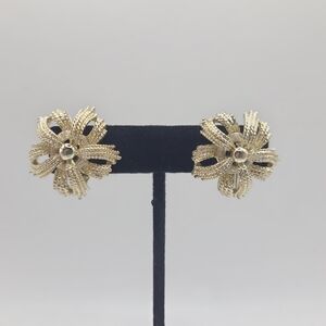 Vintage Chunky Silver Floral Clip on Earrings